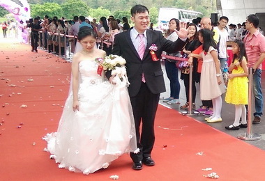 日月潭集團結婚浪漫中登場(圖)