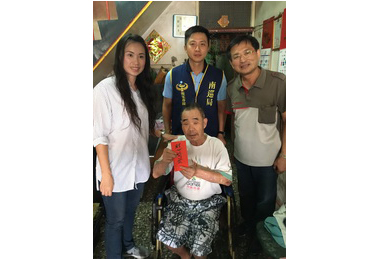 海巡重陽關懷情、獨居老人享溫馨(圖)