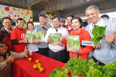 靑年從農結訓鄭文燦：桃園青農再添生力軍(圖)