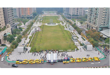 中市六百計程車到市府陳情抗議(圖)