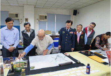 霧峰警分局人文氣息濃厚 藝術家即席揮毫贈畫(圖)