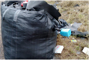 台中火力發電廠出海口遭棄置大批廢棄物(圖)