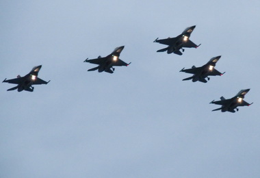 2018元旦七星潭戰機迎曙光在花蓮(圖)