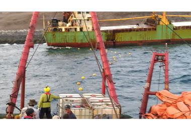 「嘉明輪」擱淺完成殘油抽除(圖)