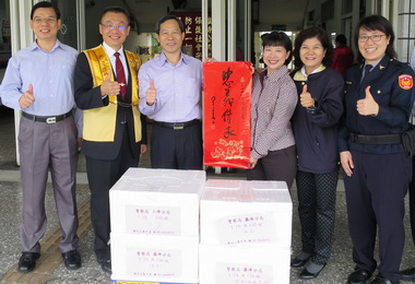 慶祝法寶節惠中寺臘八粥結緣霧峰分局(圖)