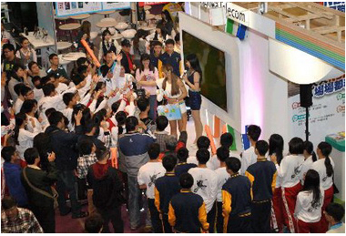 資訊月六天展期圓滿閉幕 近37萬人次體驗最新科技(圖)