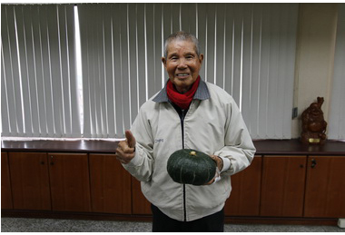 大里區老農黃後守栽種黑海栗南瓜  成熟上市(圖)