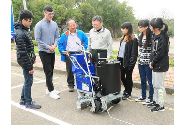靜宜大學將廢輪胎轉標線材料環保又省成本(圖)
