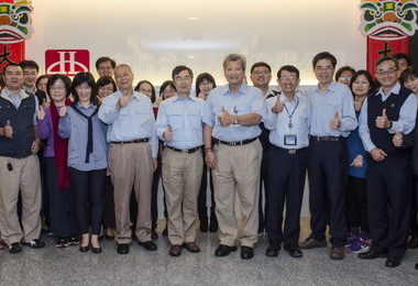 中鋼經營團隊春節前夕拜年(圖)