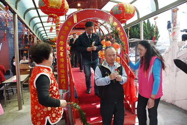 草屯陳府將軍廟辦七星平安橋安座開燈(圖)