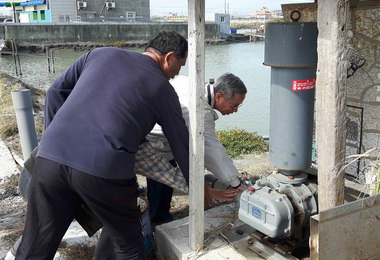 持續低溫海洋局：水產養殖業加強保溫(圖)