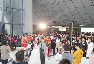 高市今年首場市民集團婚禮喜氣洋洋(圖)