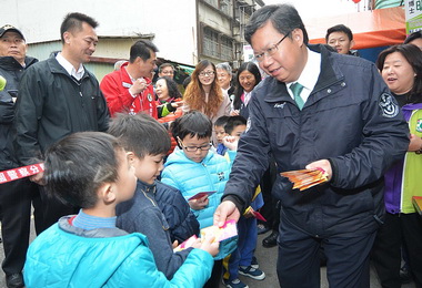 新春宮廟參拜鄭文燦祈求桃園建設大進步(圖)