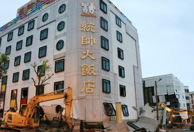 震災續搜索傅：把握72小時黃金救援時間(圖)