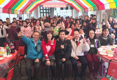 希望家園歲末圍爐市府致贈加菜金慰勞(圖)