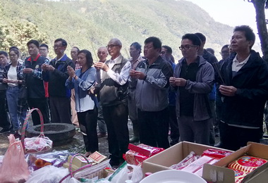 信義人倫分站榮民塔辦清明祭祀(圖)