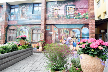 太平公所彩繪辦公大樓煥然一新(圖)