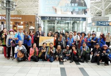 部落長者搭高鐵「原」夢(圖)