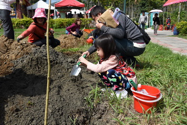 南投植樹節發送千棵苗木(圖)