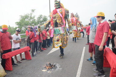 朝仁宮‧敦和宮參香千人相迎(圖)