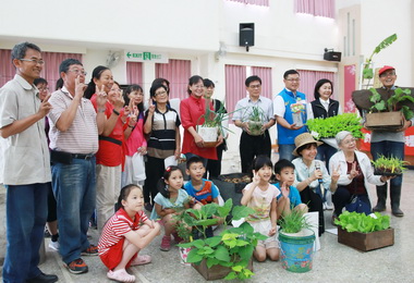 結合母親節斗六公所辦種盆菜報親恩活動(圖)