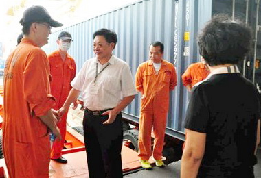 高雄海關查獲跨國香菸走私集團貨櫃(圖)