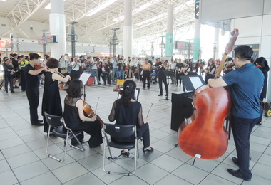 古典樂遇台灣歌謠高鐵左營站蹦美聲(圖)