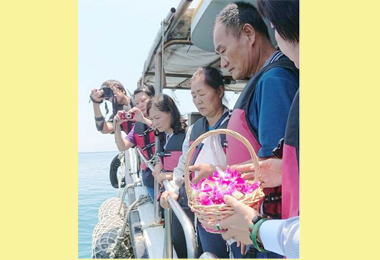 中市首場聯合海葬梧棲漁港舉行(圖)