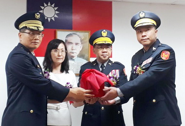 清水警分局新卸任分局長交接(圖)