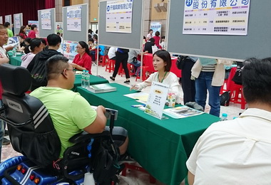 勞工局與職訓中心開辦身障＆一般現場徵才(圖)