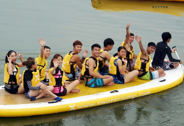 全台首發水上闖關樂園正式開跑(圖)