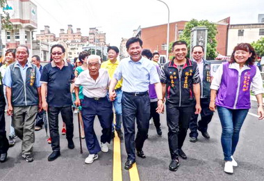 林佳龍實現打通龍山街約定(圖)