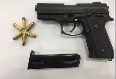 通緝犯遇警被逮且查出槍毒數罪併發(圖)