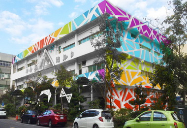 加工區老舊廠房亮麗換新裝(圖)