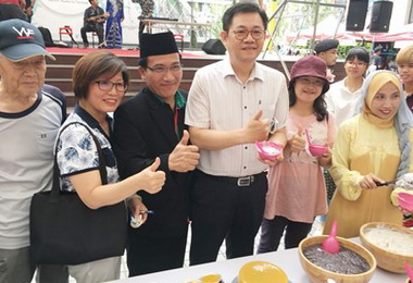 中市東協市集匯集美食歡慶印尼開齋節(圖)