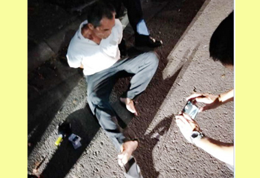 毒蟲攜毒違規逃逸自摔被逮(圖)