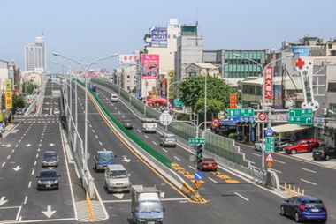 沙鹿陸橋通車成中市最重要交通樞紐(圖)