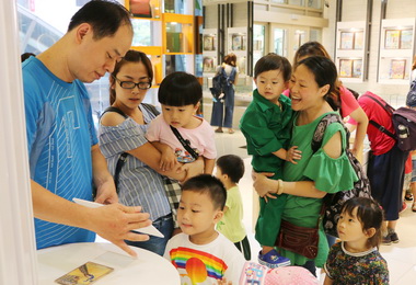 親子共學團參訪高雄郵政總局(圖)