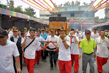 城隍爺聖誕林明溱祈求國泰民安(圖)