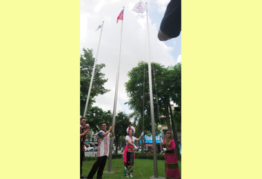 81原民日高旗飄揚(圖)