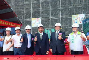 中市精機園區二期標準廠房上梁(圖)