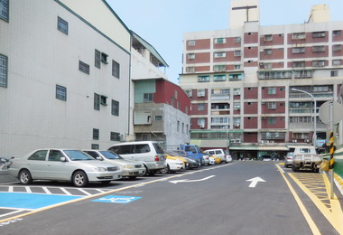 凱旋三路公有停車場開放停車(圖)