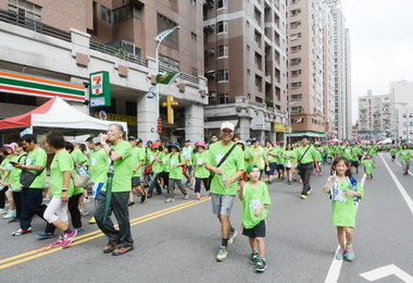 桃園飆汗老街溪路跑 熱鬧展開(圖)