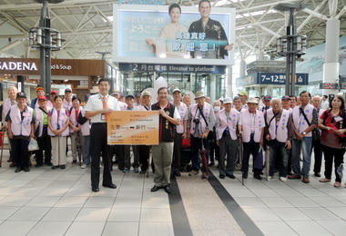 高鐵左營站助老翁新竹憶故友(圖)