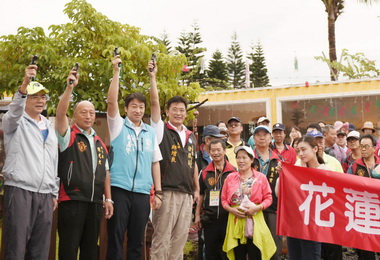 蔡碧仲參與九九重陽健走暨阿美族祖靈祭(圖)