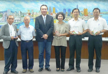 勞工局業務考評獲頒四大獎(圖)