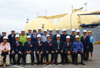 中油舉行澳洲液化天然氣船抵台靠卸儀式(圖)