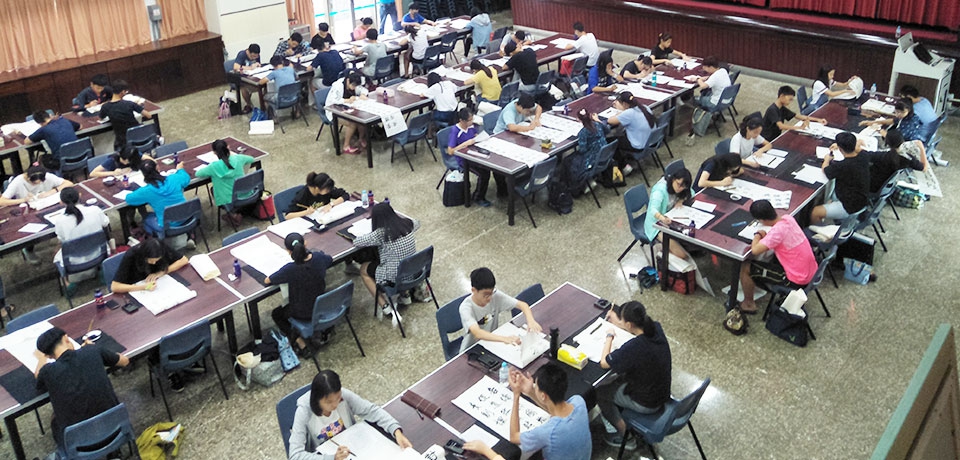 水公司書法比賽學子現場揮毫激發反貪意識(圖)