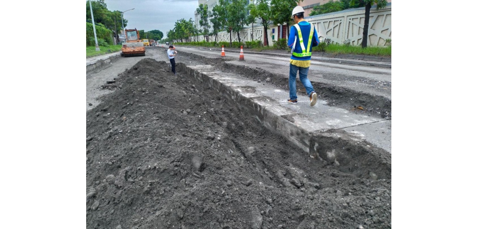 前鎮區大華一路刨鋪工程將併整修排水系統請注意行車安全(圖)