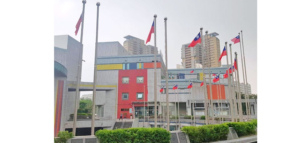 重溫兒時旗海回憶 勞工局提前國慶掛旗(圖)